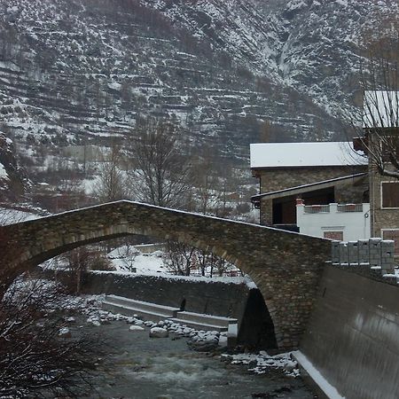 Apartamentos Los Tilos Benasque Oda fotoğraf