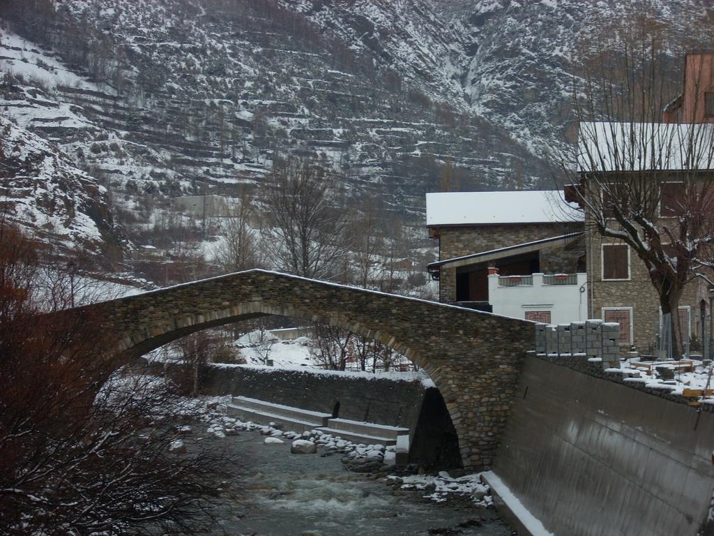 Apartamentos Los Tilos Benasque Oda fotoğraf